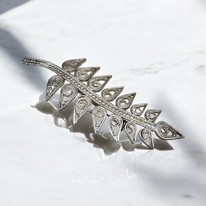Artisan Filigree Silver Leaf Brooch – Timeless Elegance in Sterling Detail